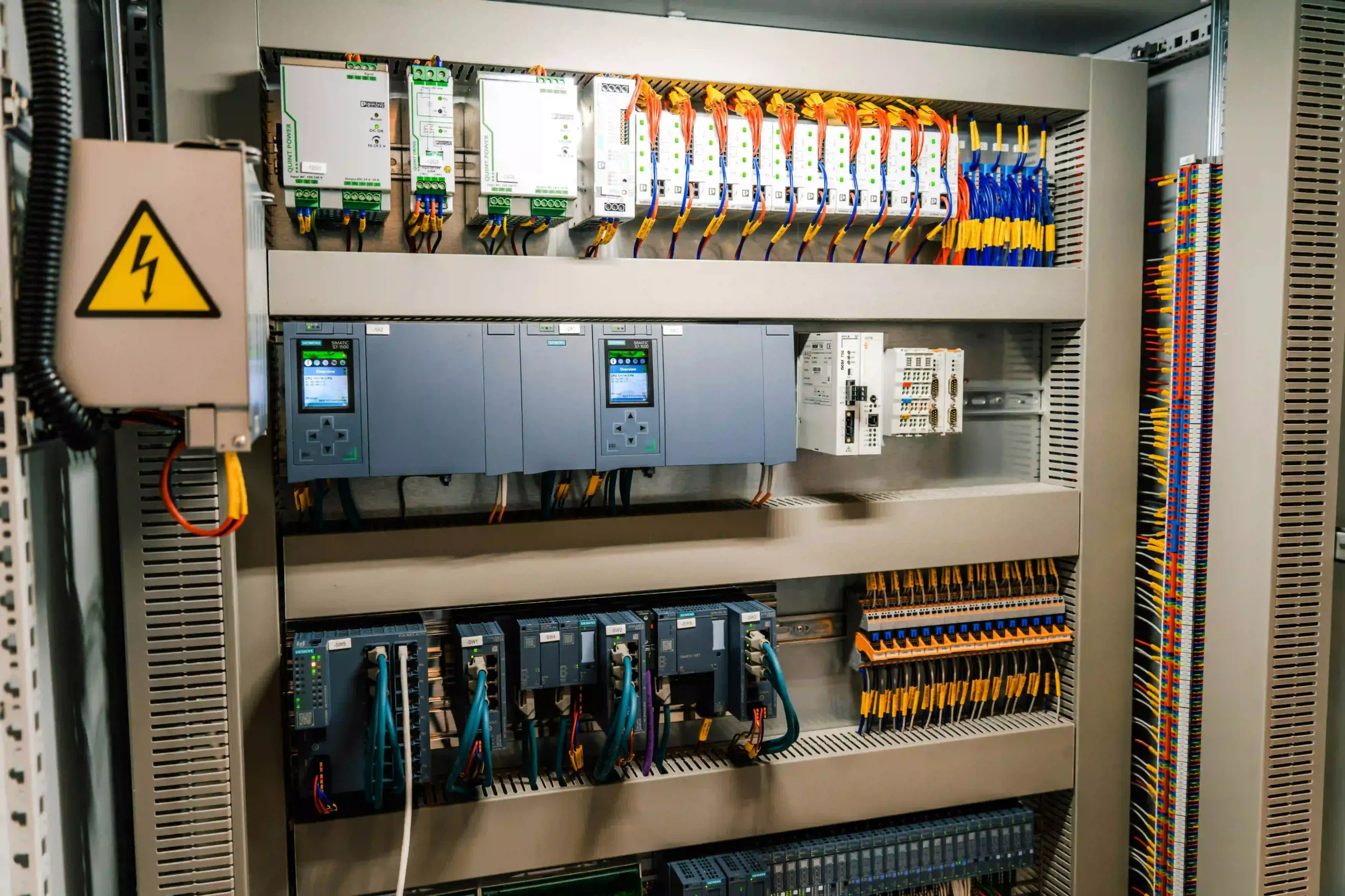 Panel de control PLC y tableros de automatización industrial